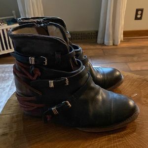 Freebies Crue booties